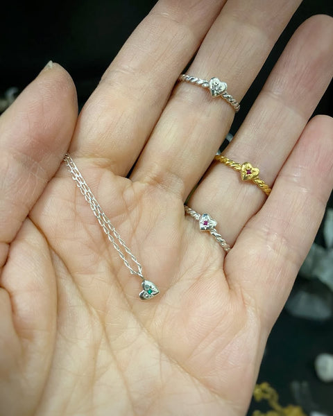 Tiny Heart Ring Gold with Ruby