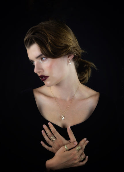 Drop pearl & Bow necklace - 9ct gold