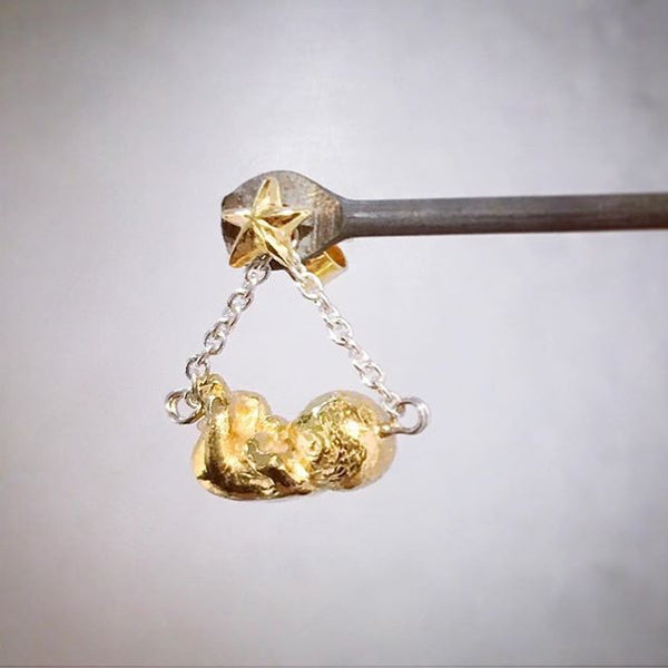 MOMOCREATURA Baby & Star Swinging Earrings Silver X Gold
