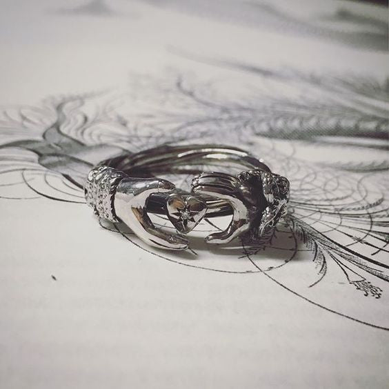 hand ring heart fede