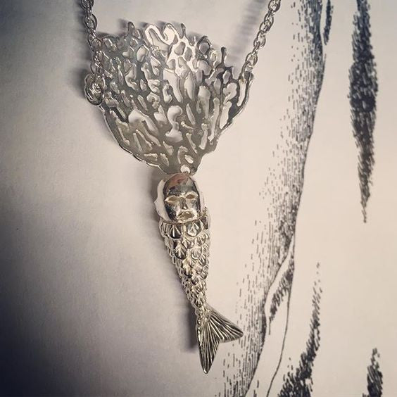 MOMOCREATURA Baby Mermaid and Coral Necklace Silver