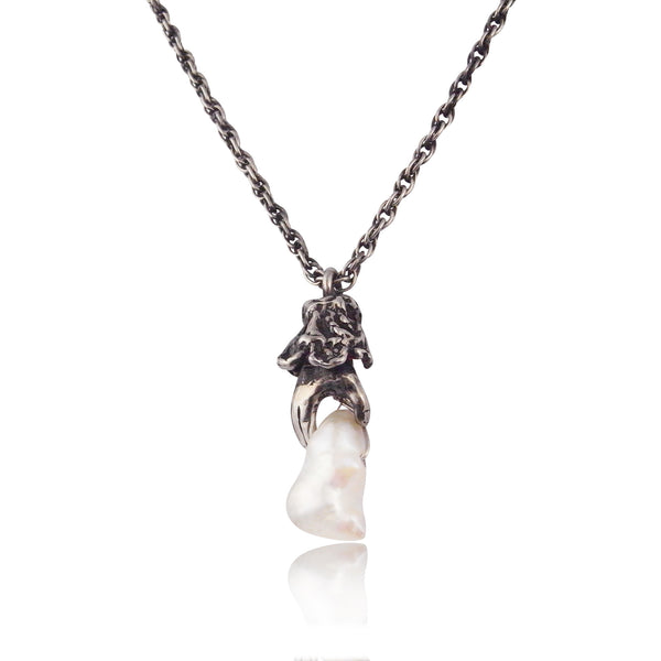 Lady's Hand + Pearl Necklace Silver