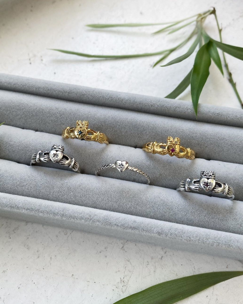 Claddagh Ring with Diamond x Silver