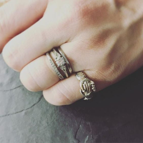 Fede Ring Silver with a star set gem