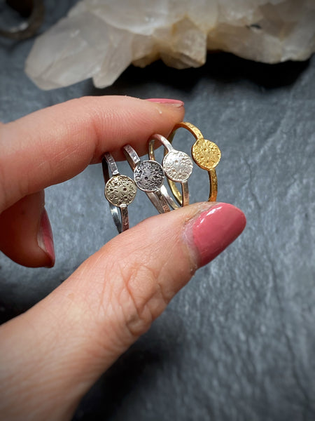 Mini moon disc ring gold