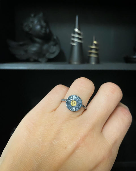 Sun disc ring  gold x black