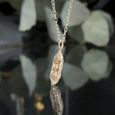 pea pod necklace silver