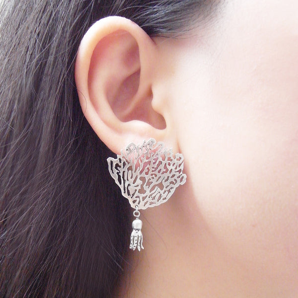 MOMOCREATURA White Coral & Octopus Single Earring Silver on Model