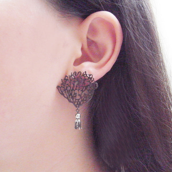 MOMOCREATURA Black Coral & Octopus Single Earring Silver on Model