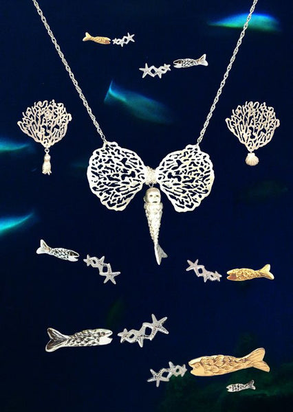 MOMOCREATURA Baby Mermaid and Coral Bow Necklace Silver Image Shot