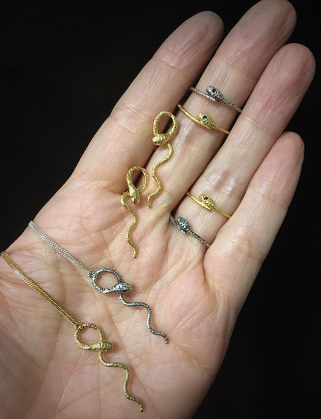 Wavy Snake Necklace 9k Gold