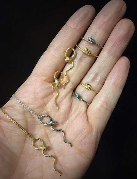 Wavy Snake Necklace Gold