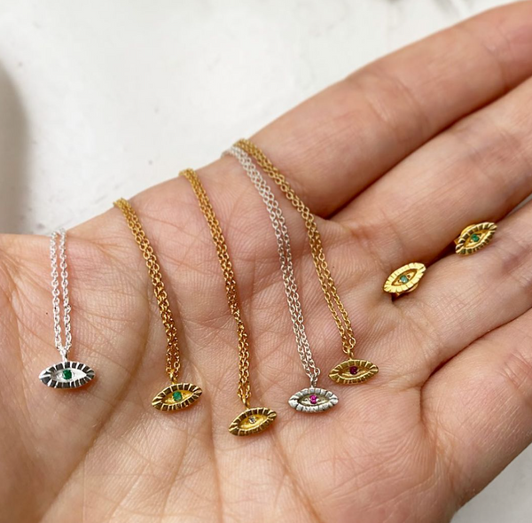 Tiny Eye Necklace Gold