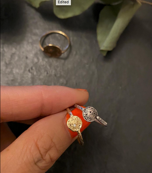 Mini moon disc ring gold