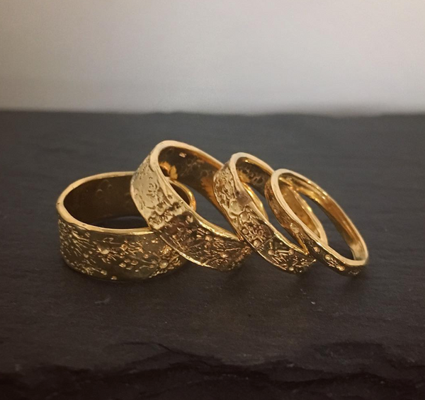 Moon crater ring 2.5 mm 9k gold