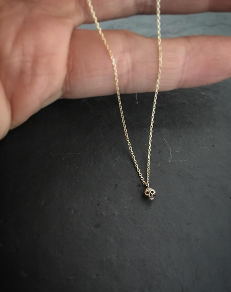 Micro Skull Necklace Gold