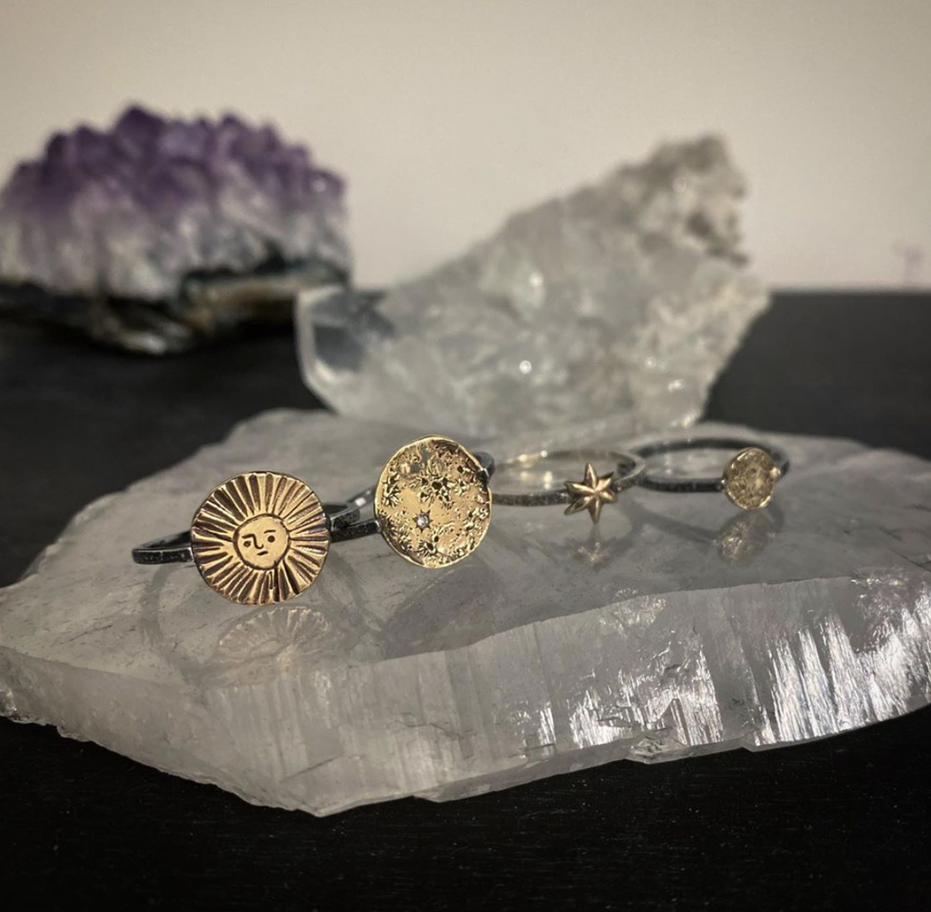 Sun disc ring gold